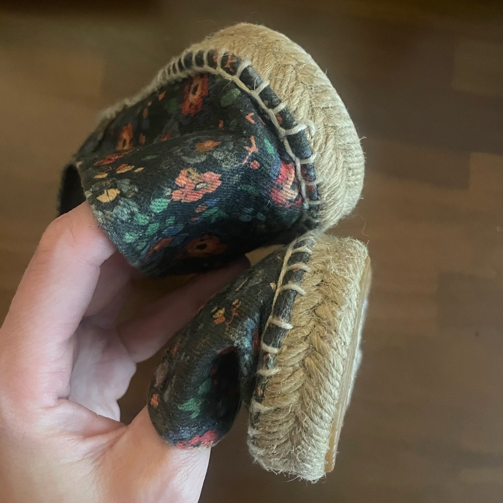 Isabel Marant Etoile Canae
Espadrille Flats size 7.5 - Picture 4 of 6